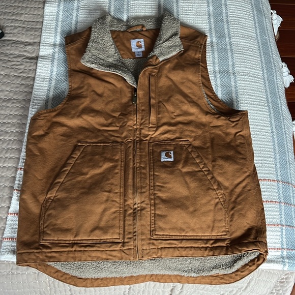 Men’s Carhartt Sherpa Lined Brown Vest - Picture 3 of 11